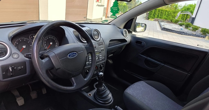 Ford Fiesta cena 9800 przebieg: 163805, rok produkcji 2007 z Toruń małe 211